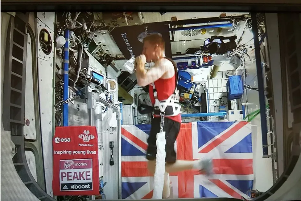 Tim Peake runs a Marathon on the ISS