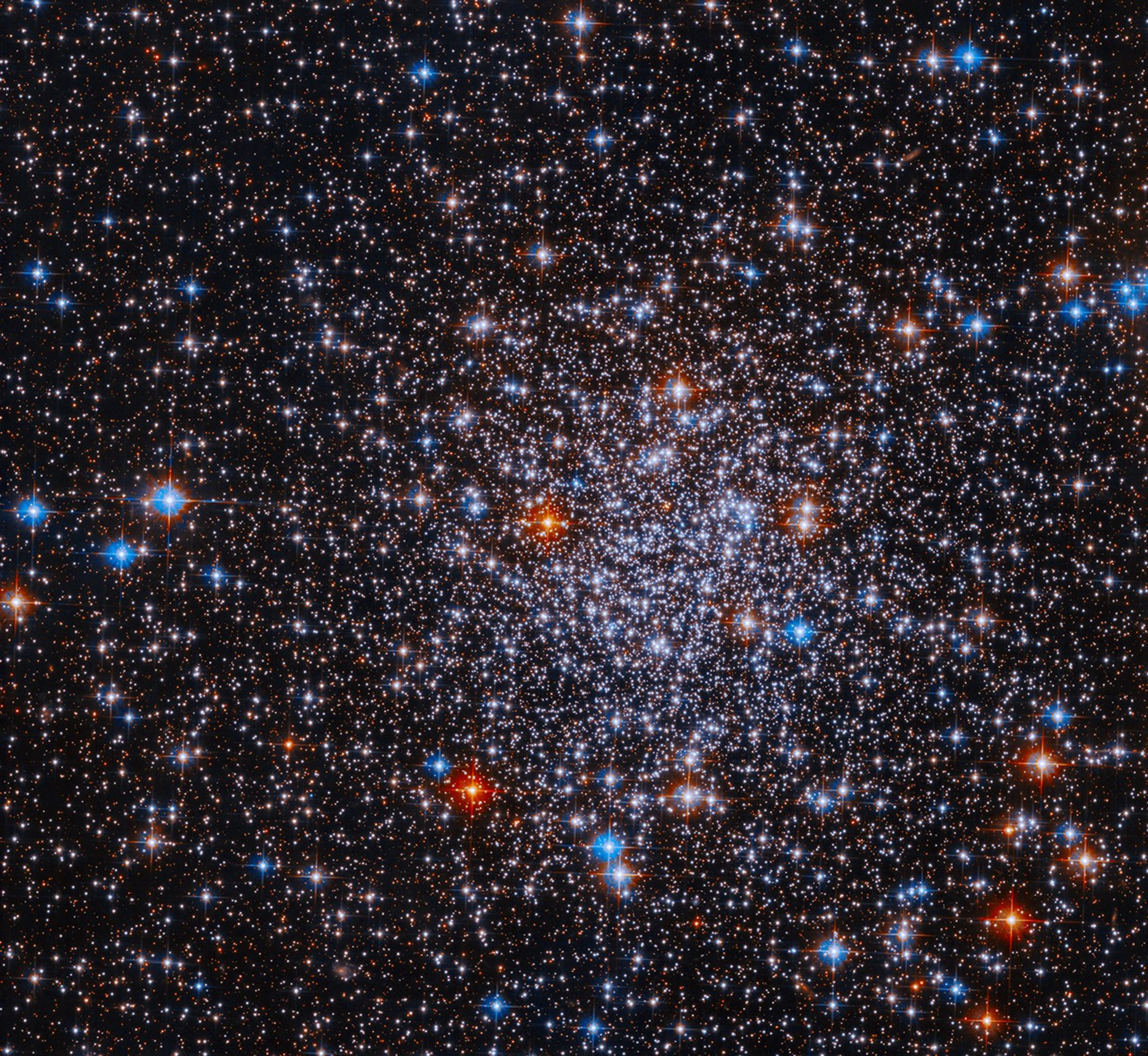 Hubble ESO591 12 1Flat FINAL