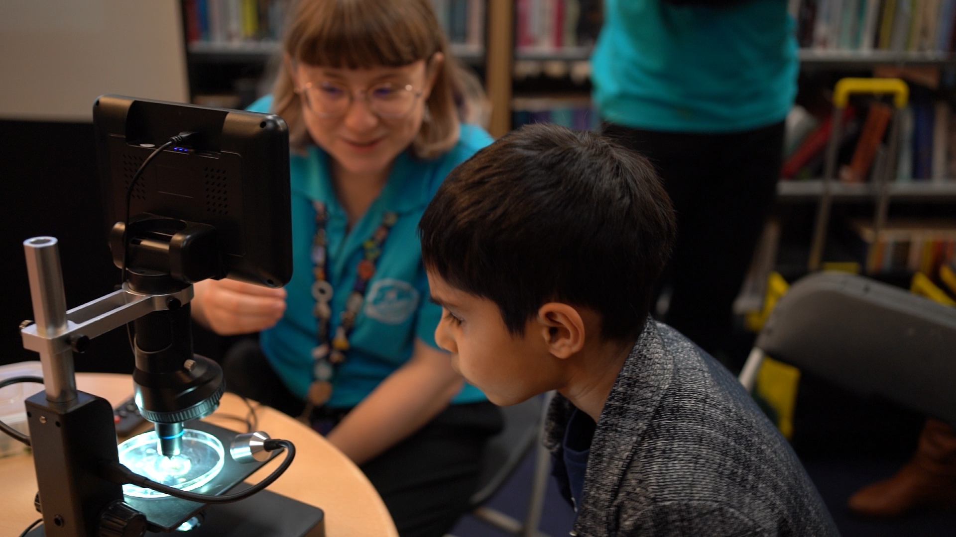 After School Selects.00 02 08 07.Still006 (1)