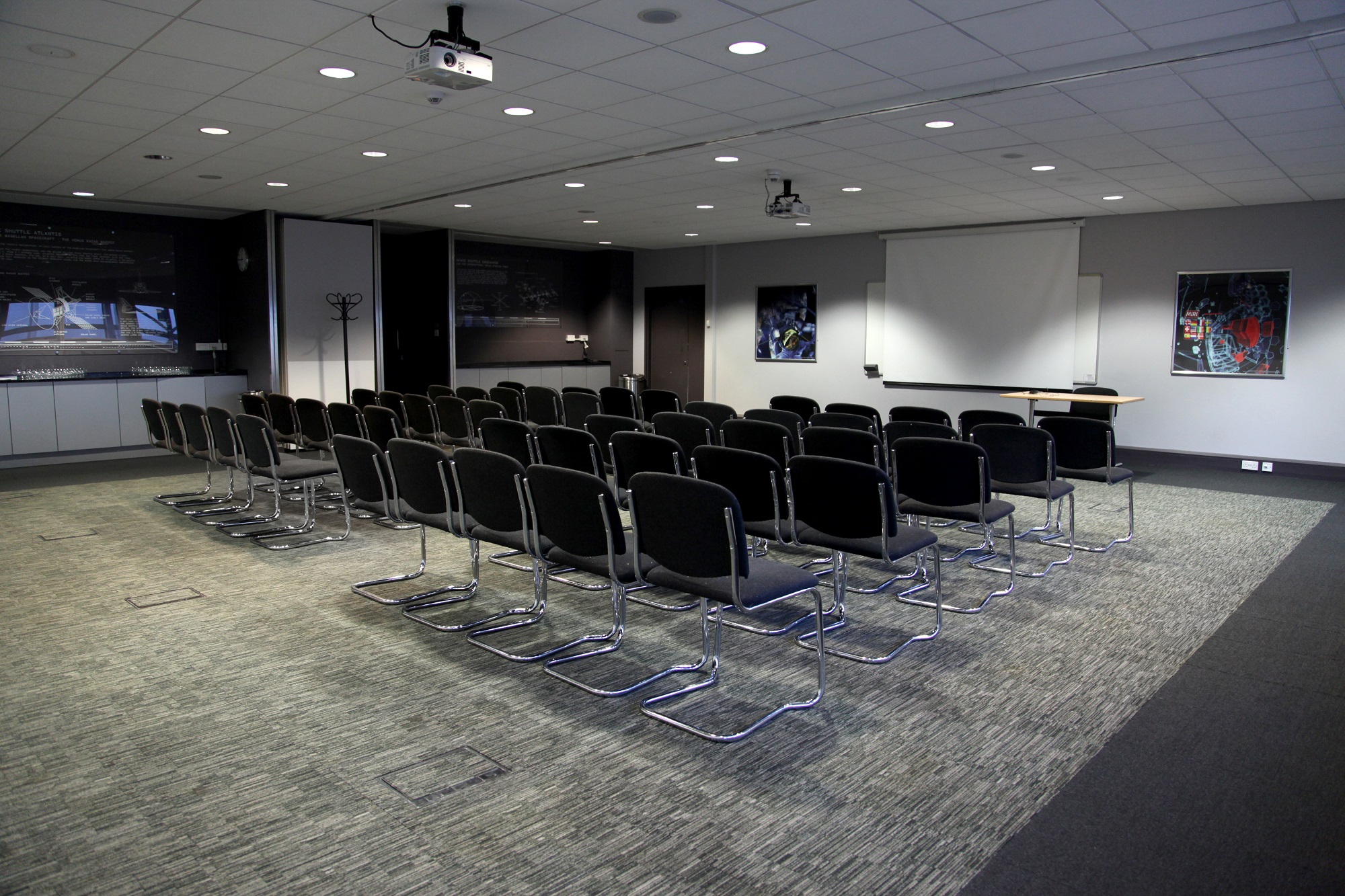 Theatre 2 Sections (Atlantis And Endeavor) (002)