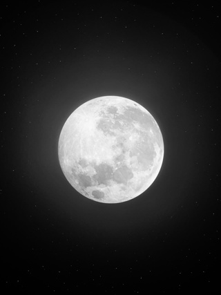 October 2024 Supermoon. Equipment: Celestron Astromaster LT 76AZ 